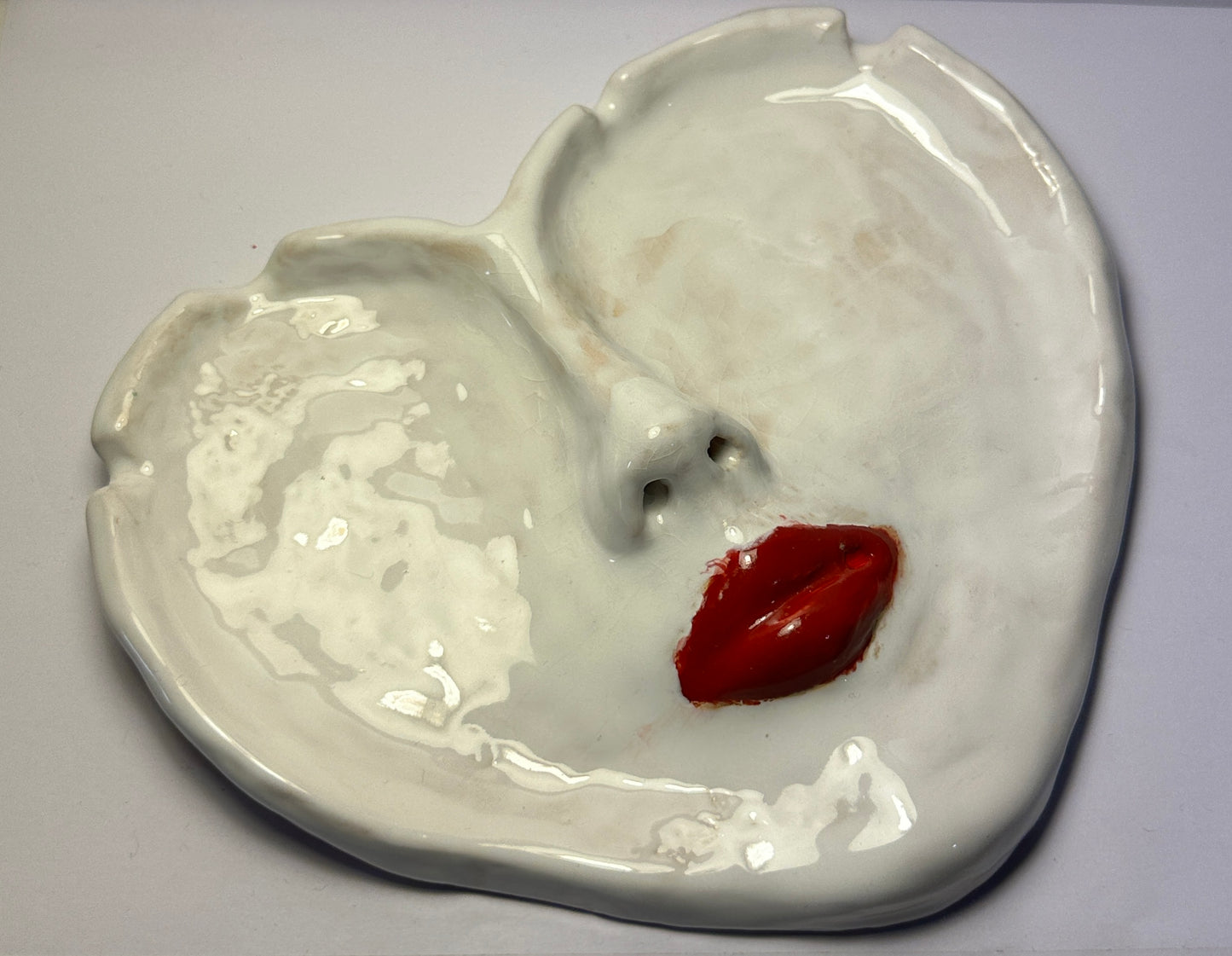 Heart ashtray white